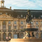 Place de la bourse et fontaine des Trois Grâces