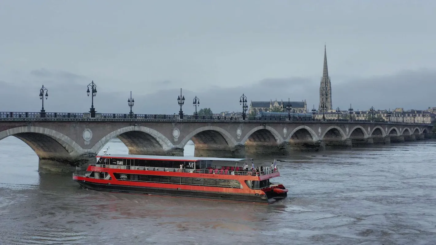 Drone of Visuals_Bordeaux River Cruise