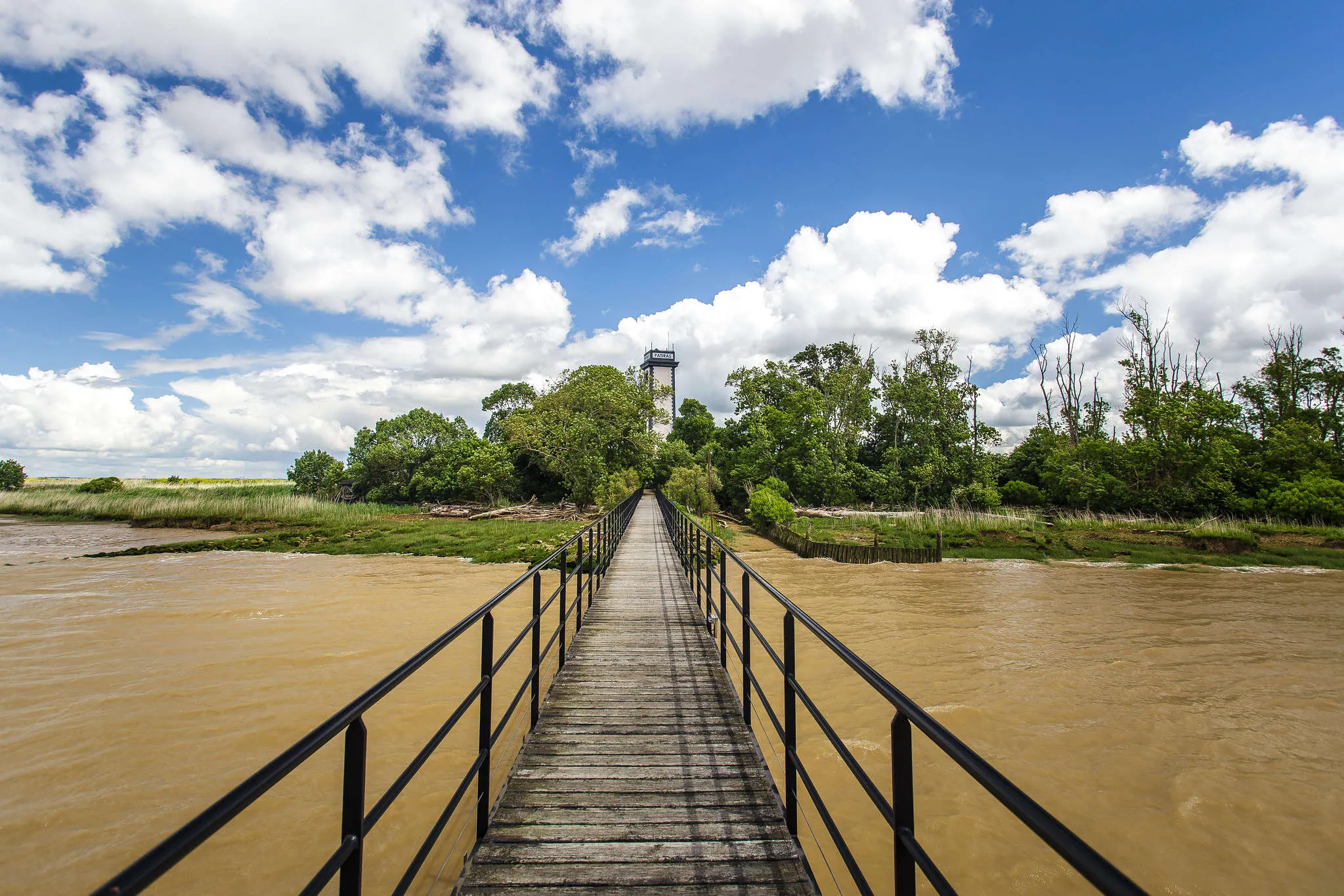 Stroll on the island of Patiras © David Remazeilles - Gironde Tourisme